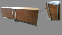 Sideboard in legno con struttura in acciaio satinato